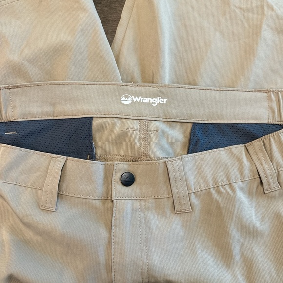 Wrangler Tan‎ Athletic Shorts Lightweight Cotton Blend - Picture 4 of 6